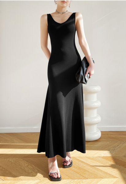 V-Neck Frill Hem Sleeveless Maxi Dress in Black