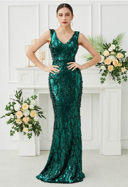 Iridescent Sequin V-Neck Mermaid Sleeveless Gown in Emerald