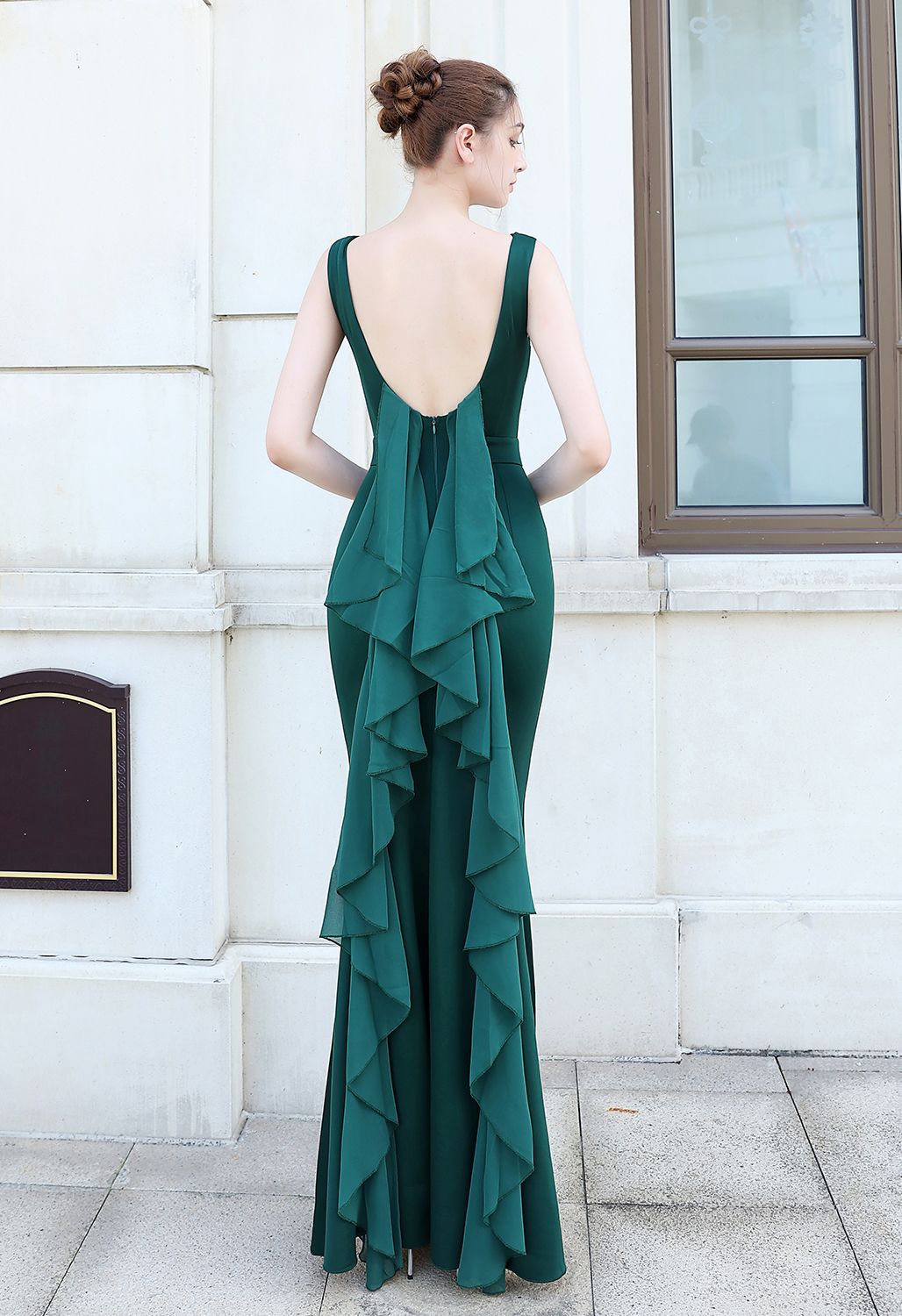 Open Back Cascade Ruffle Sleeveless Gown in Emerald