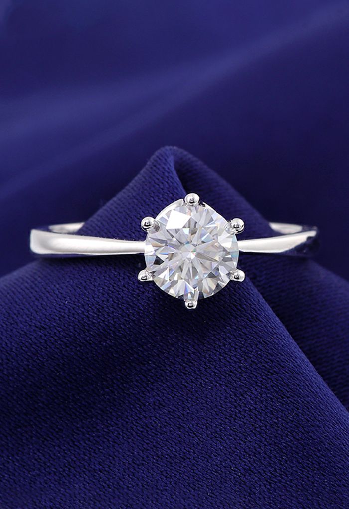 Glossy Edge Moissanite Diamond Ring