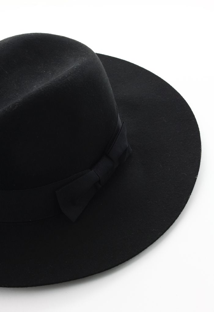 Sombrero flexible con lazo negro de Chicwish