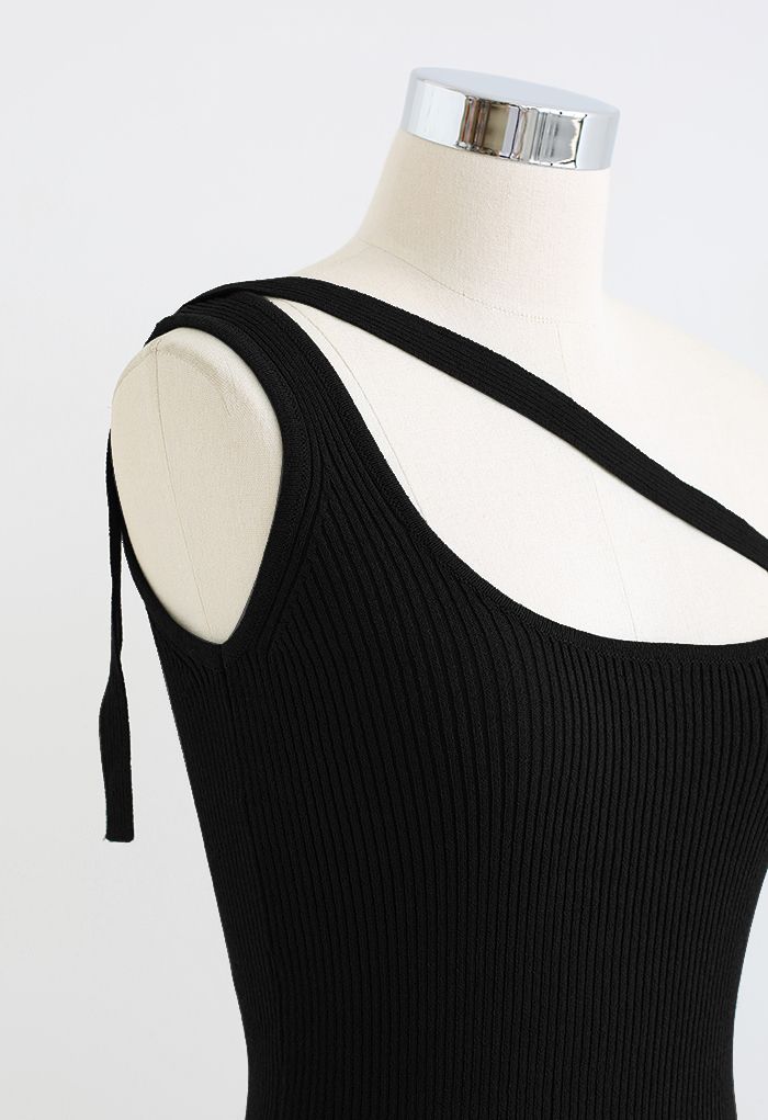Button Strap One-Shoulder Knit Tank Top in Black