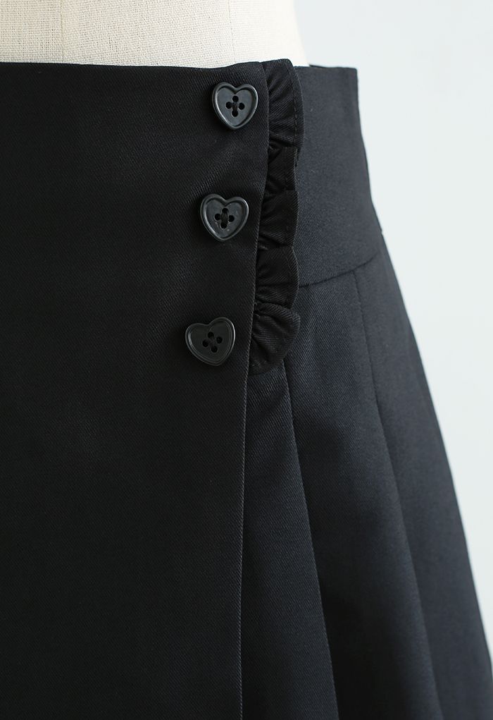 Heart Shape Buttons Pleated Mini Skirt in Black