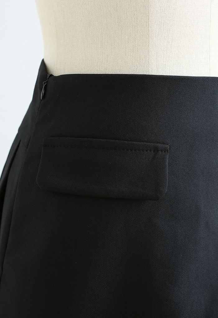 Heart Shape Buttons Pleated Mini Skirt in Black