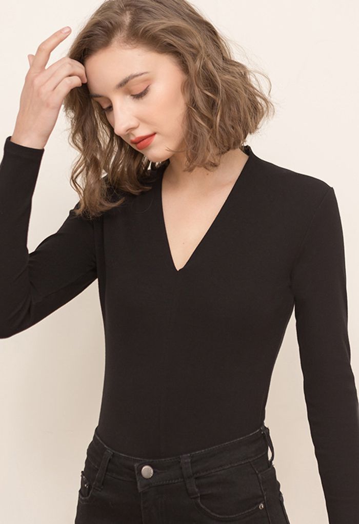 Elegant V-Neck Soft Fitted Top in Black