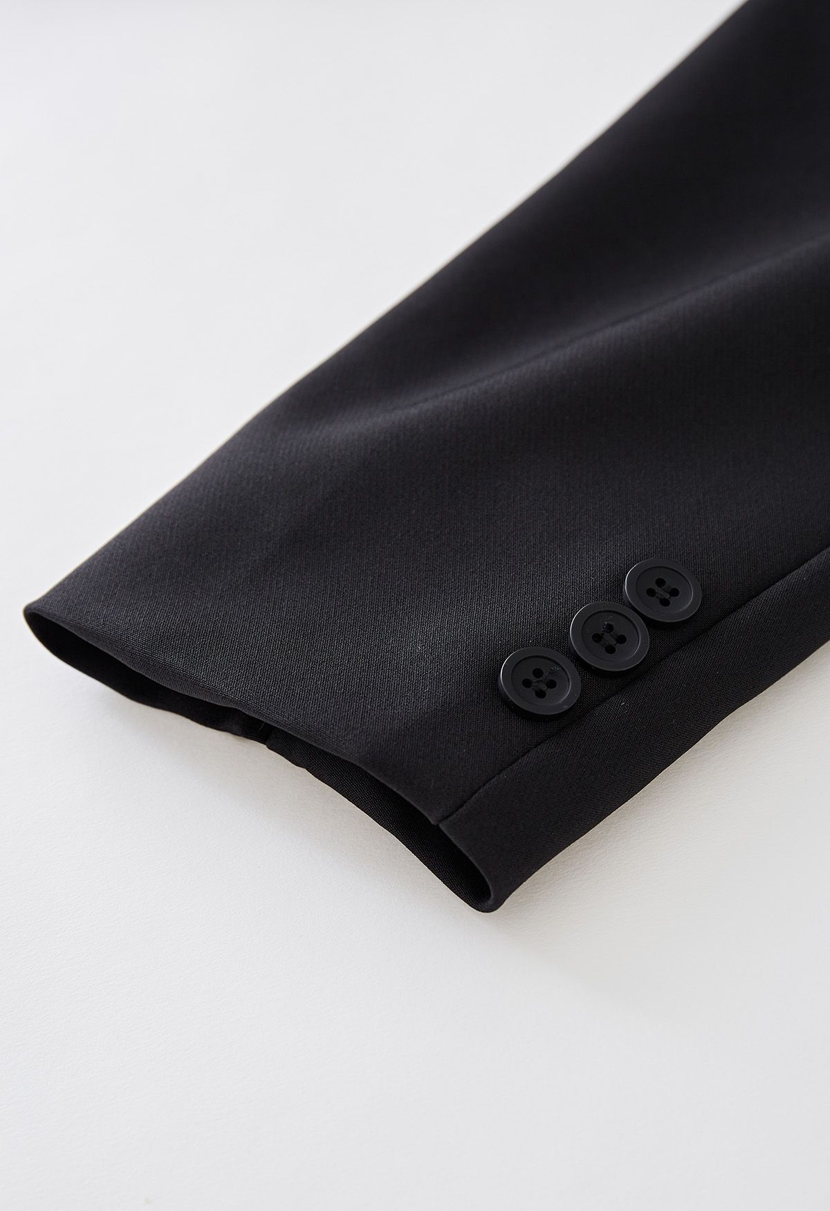 Fascinating Notch Lapel Cropped Blazer in Black