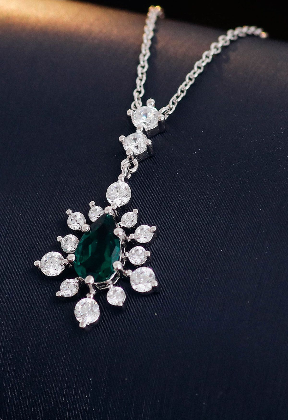 Snowflake Shape Emerald Gem Necklace
