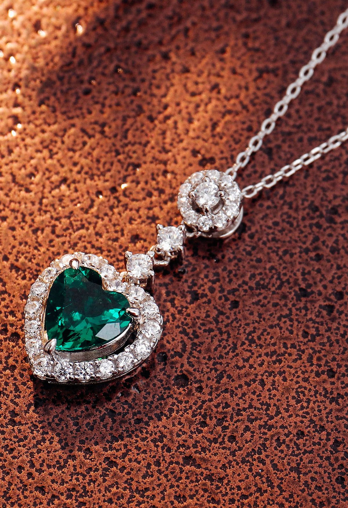 Heart Shape Emerald Gem Necklace