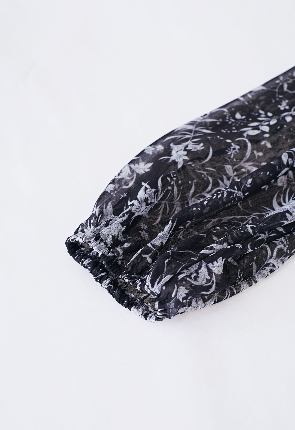 Wildflower Print Pearl Chiffon Crop Top in Black