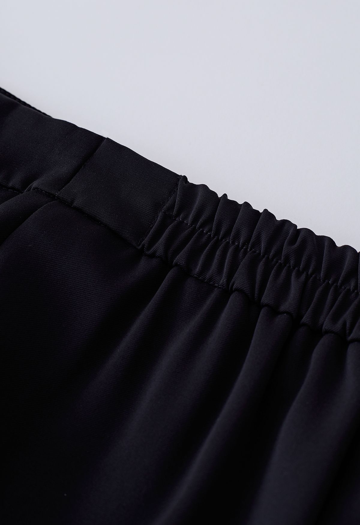 Drawstring Waist Pleated Detailing Pants in Black