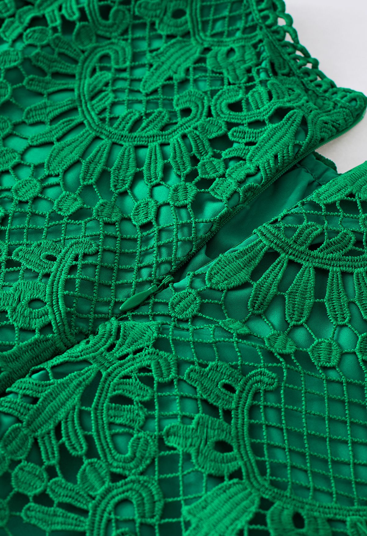 Scallop Edge Bubble Sleeve Crochet Top in Green