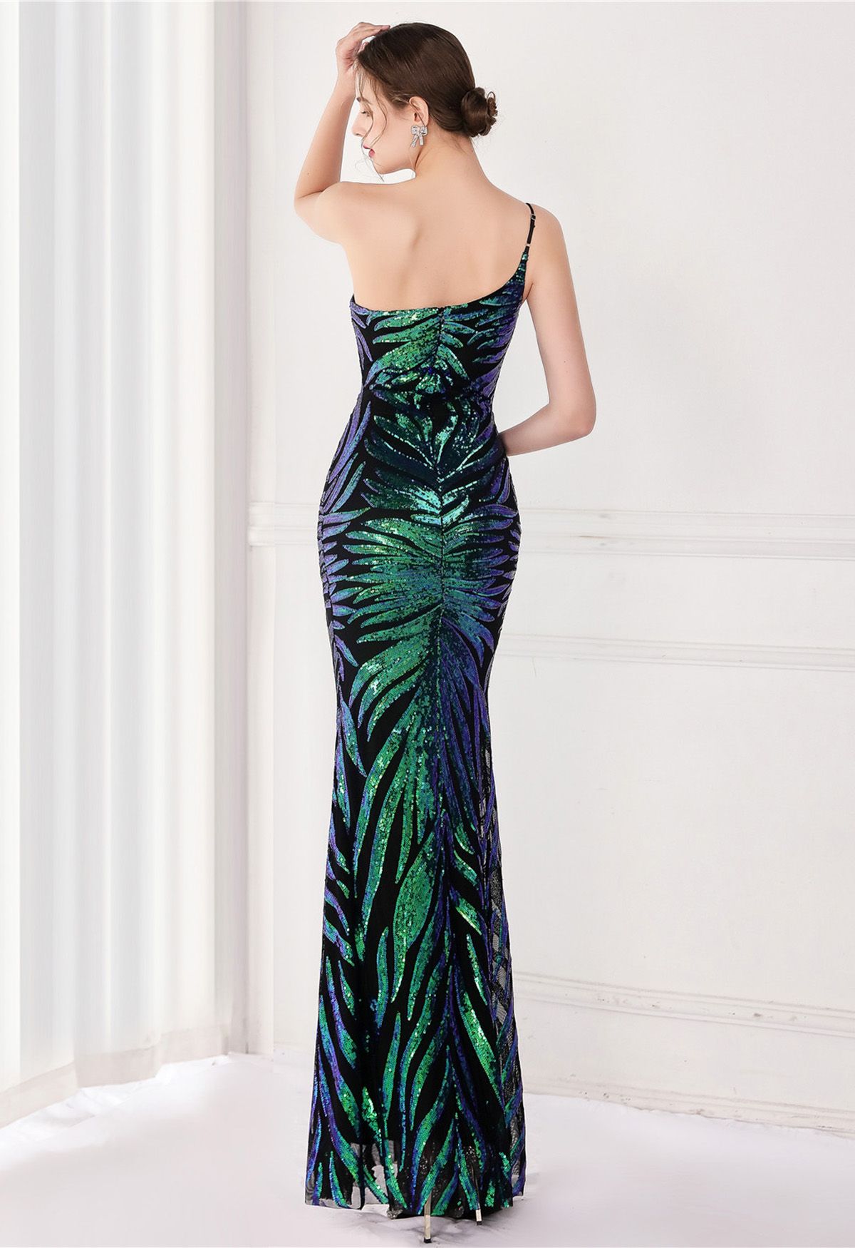 One-Shoulder Leaf Sequined Mermaid Gown in Green