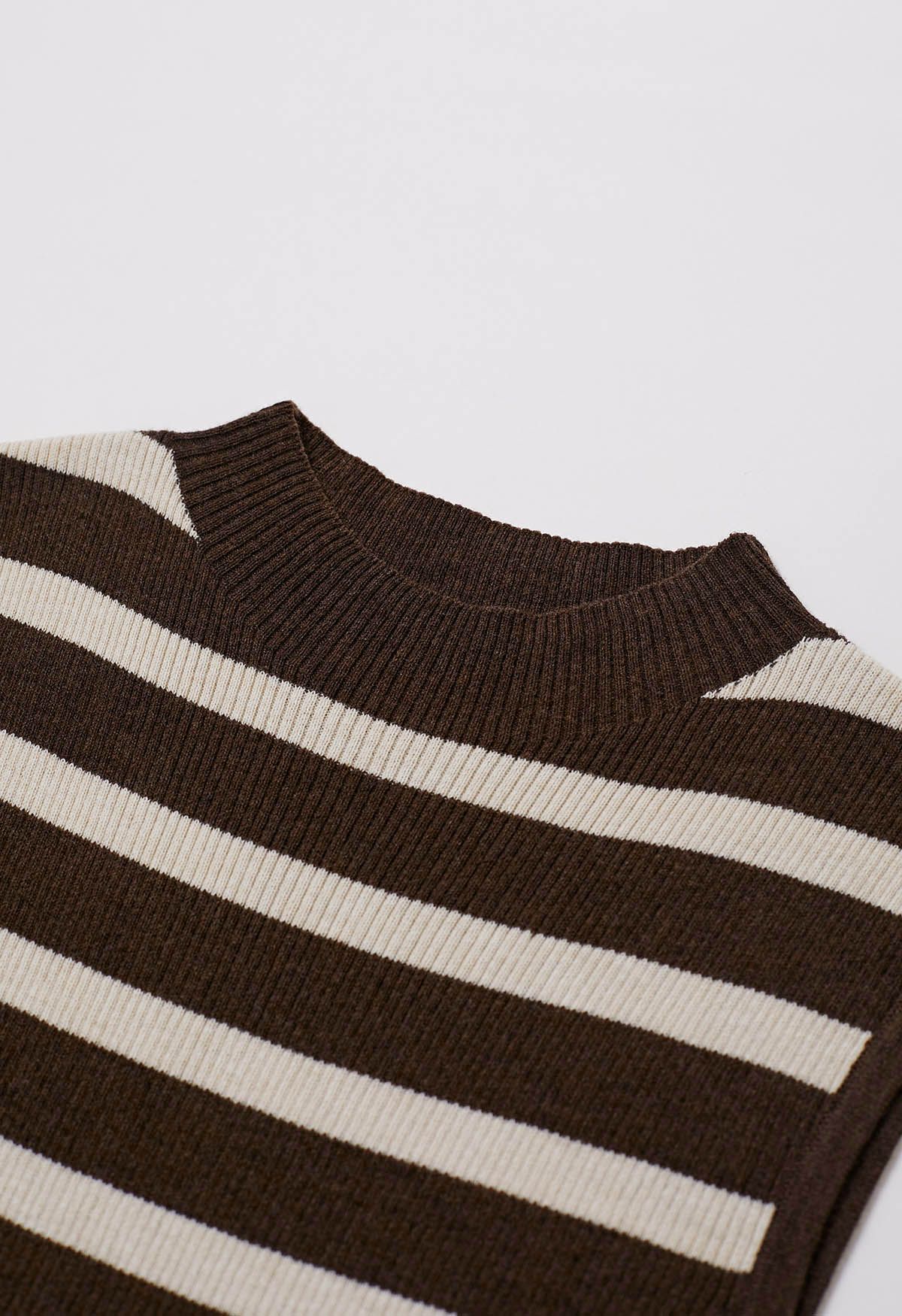 Contrast Stripe Sleeveless Knit Top in Brown