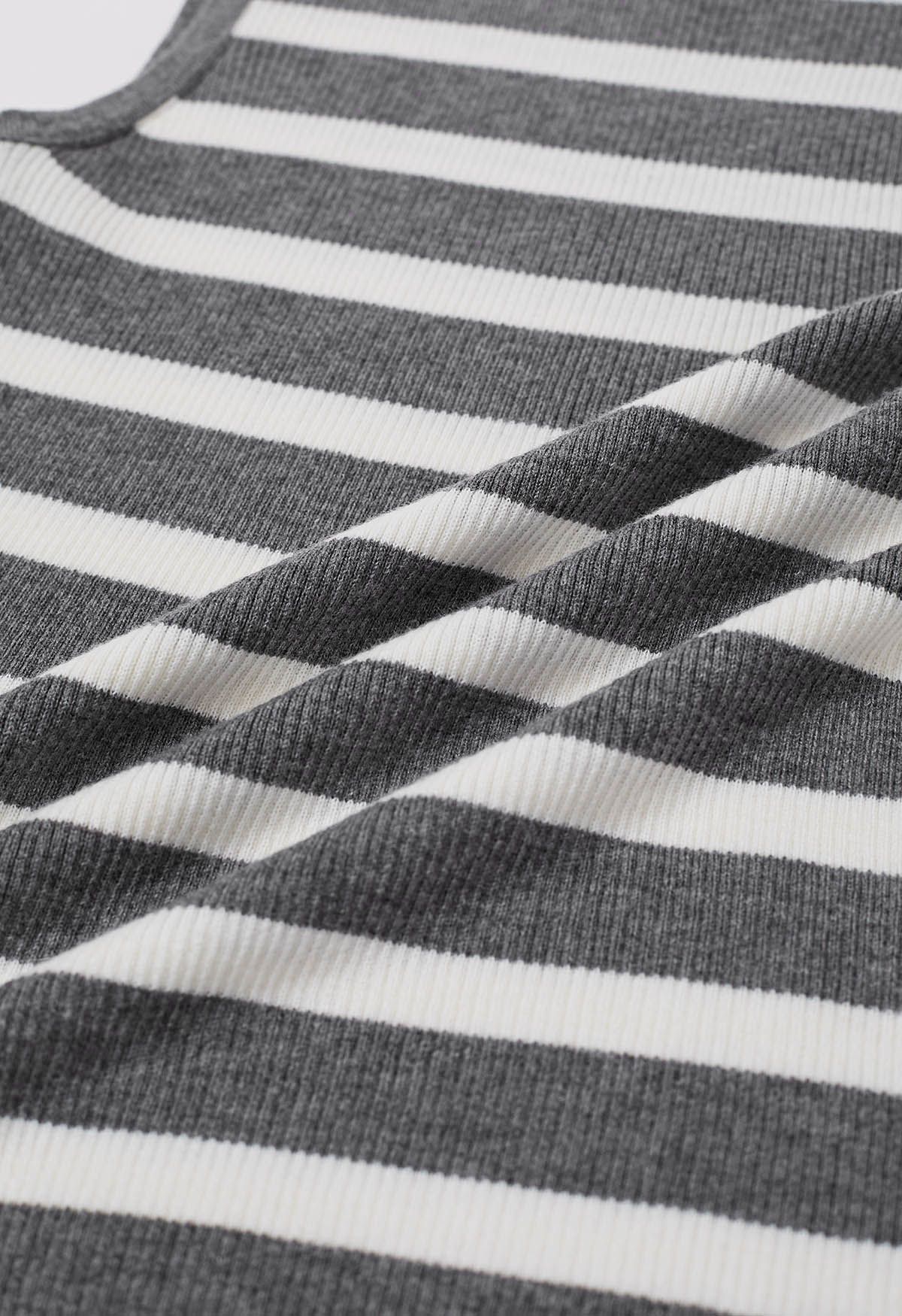 Contrast Stripe Sleeveless Knit Top in Grey