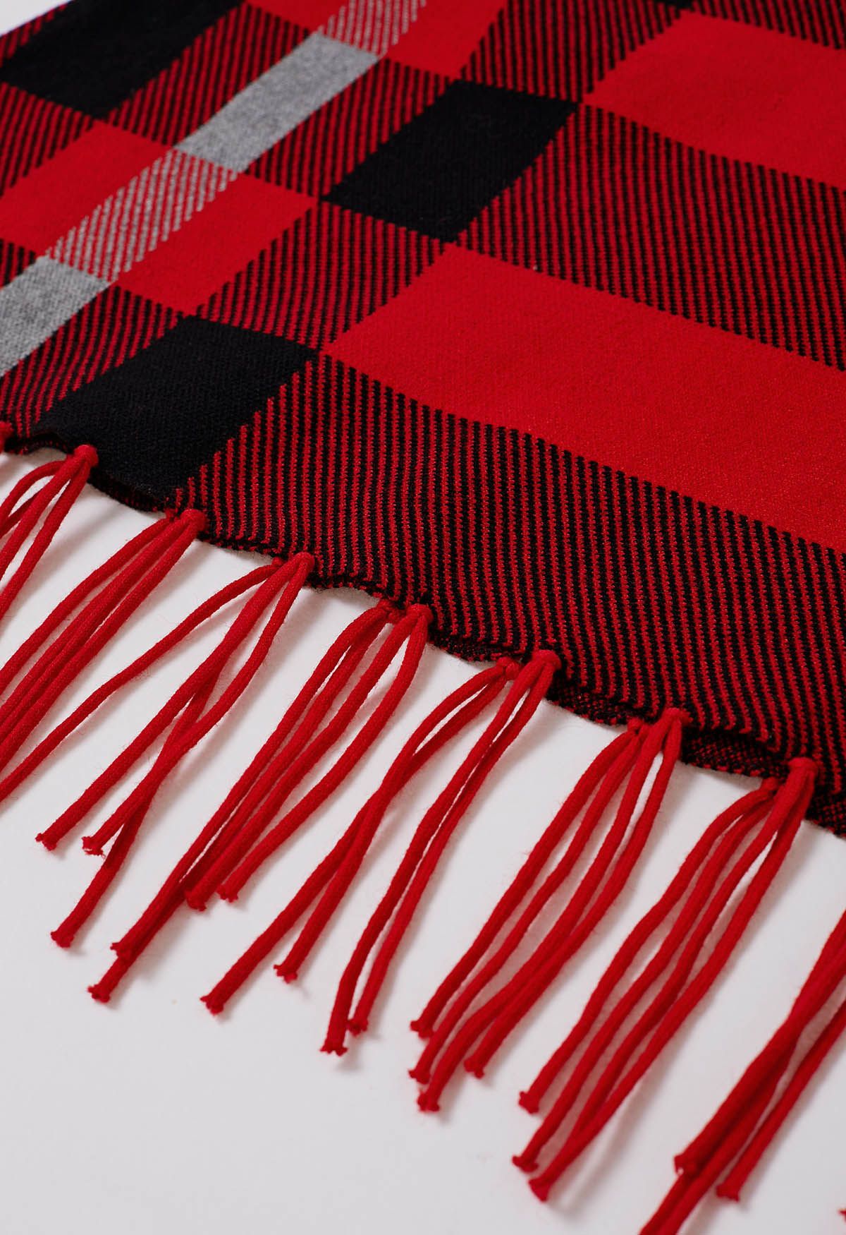Turtleneck Plaid Tassel Hem Knit Poncho in Red