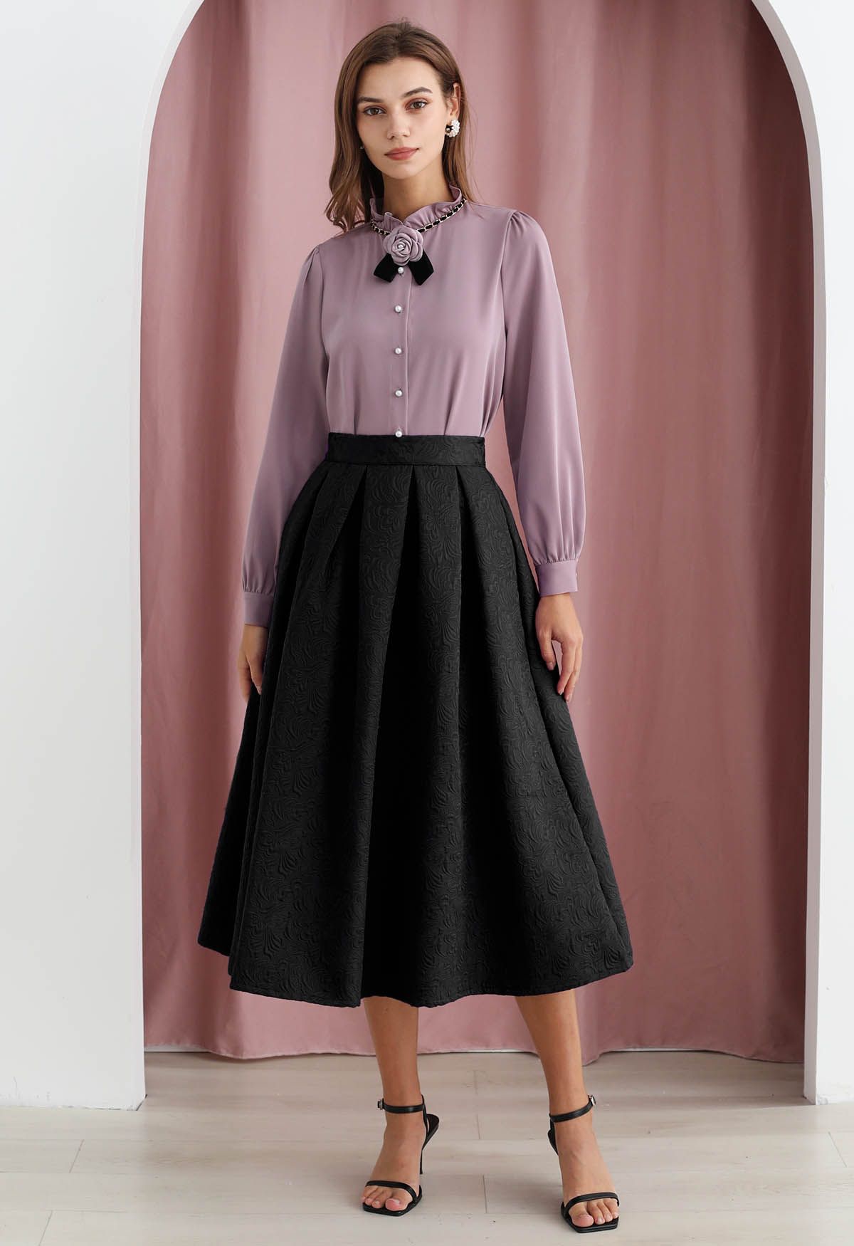 Noble Embossed Floral Jacquard Midi Skirt in Black