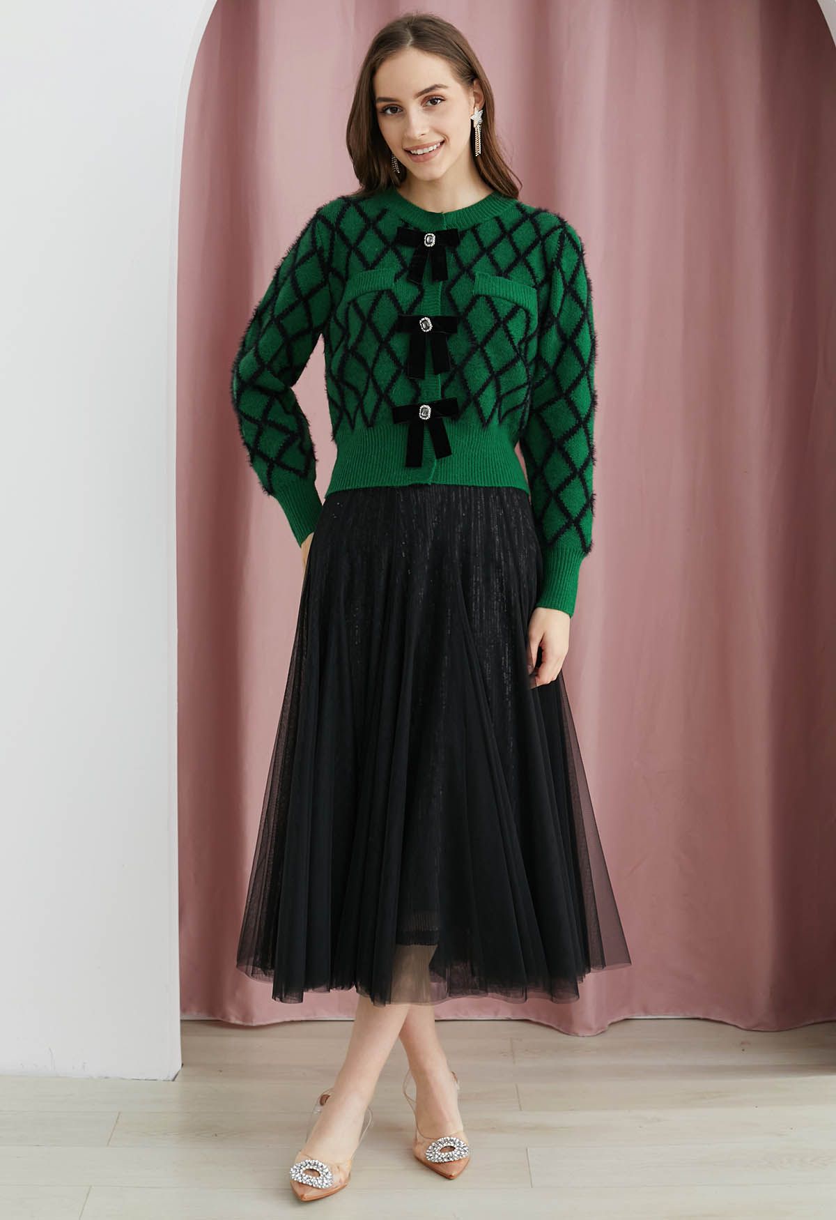 Fuzzy Diamond-Shape Bowknot Brooch Crop Cardigan in Green