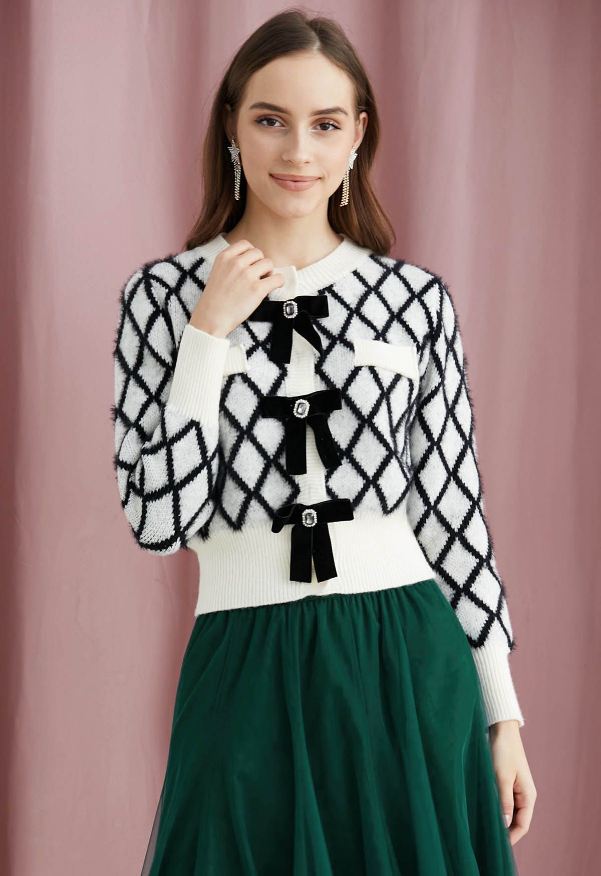 Fuzzy Diamond-Shape Bowknot Brooch Crop Cardigan in Cream