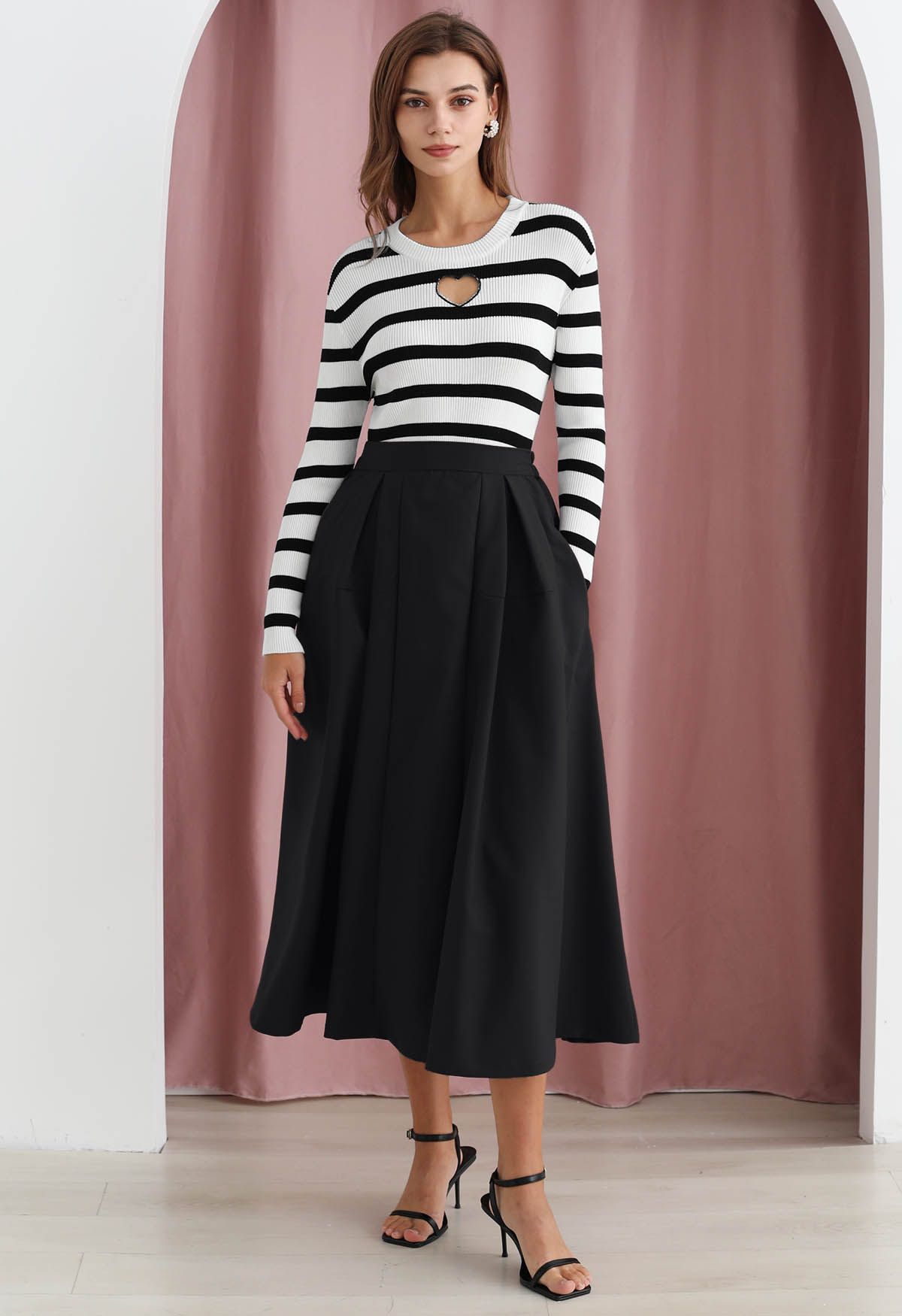 Seam Detailing Pleated A-Line Skirt in Black