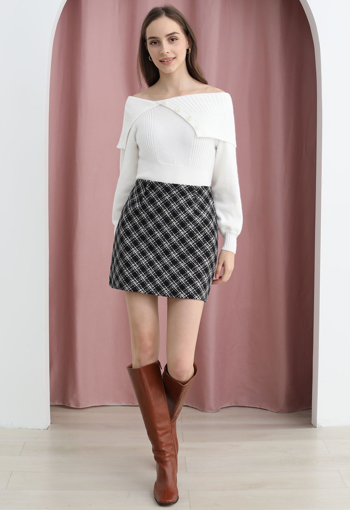 Plaid Pattern Tweed Mini Bud Skirt in Black