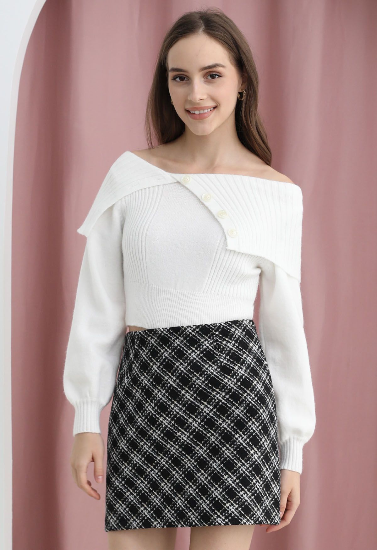 Plaid Pattern Tweed Mini Bud Skirt in Black