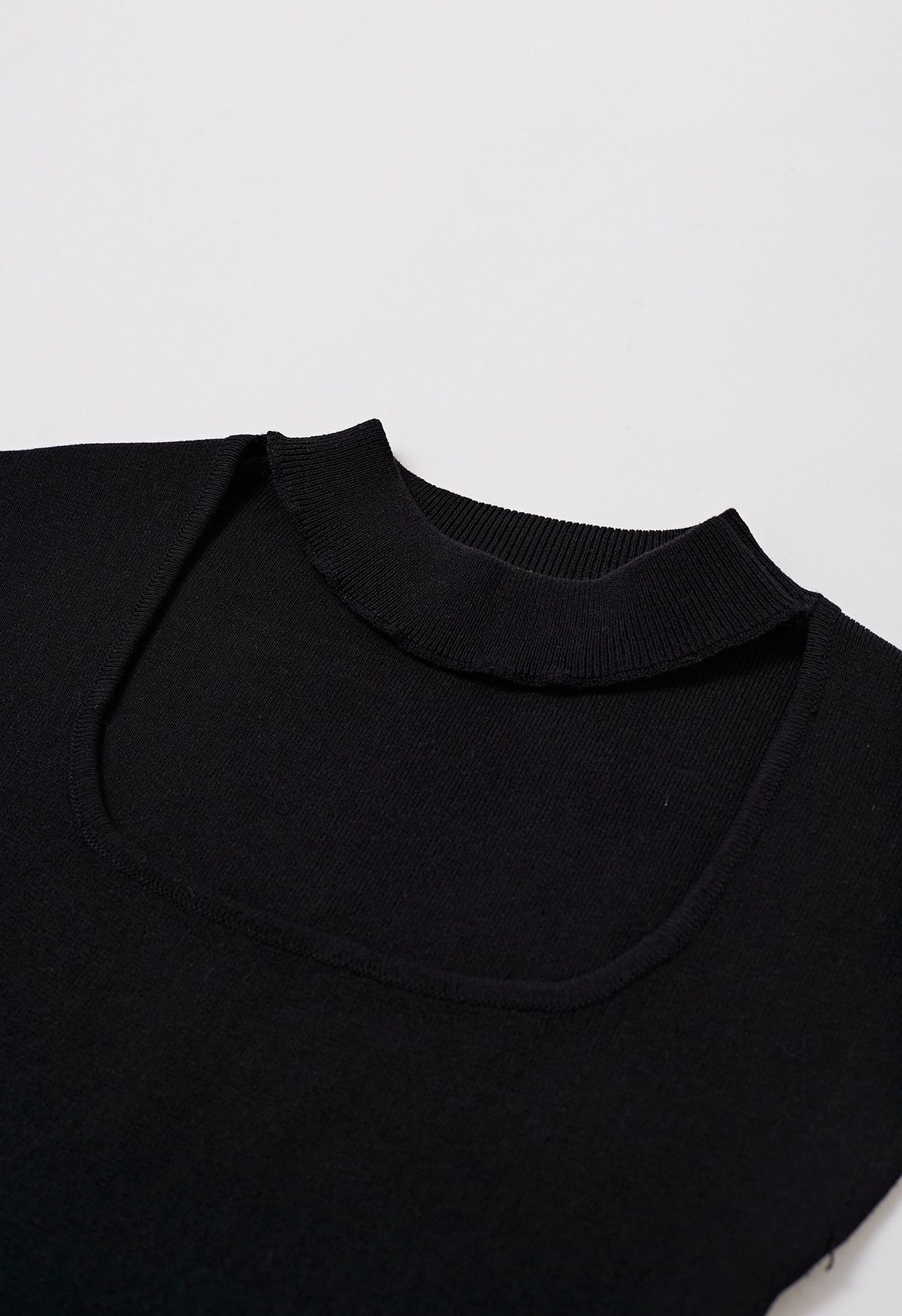 Choker Neck Cap Sleeve Knit Top in Black