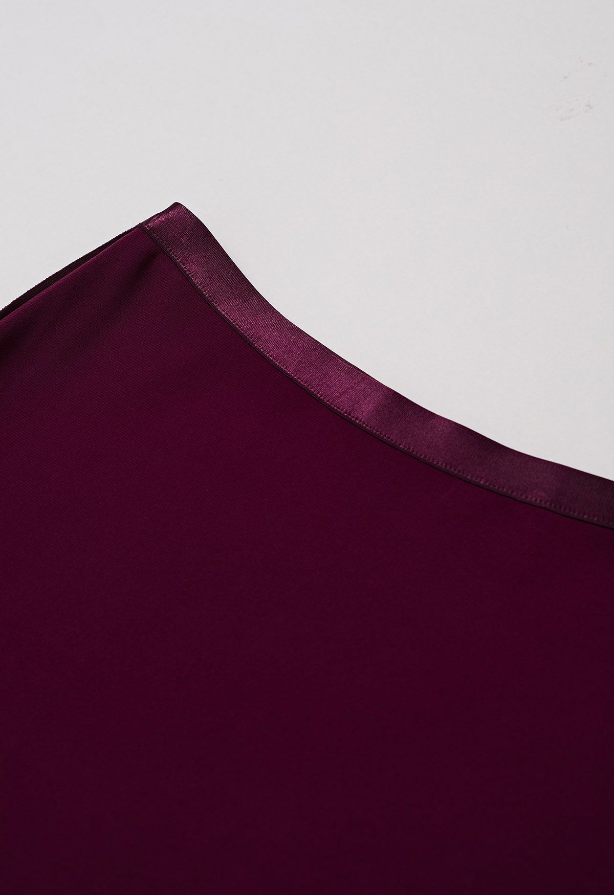 Sleeky Elastic Waist Maxi Skirt in Plum