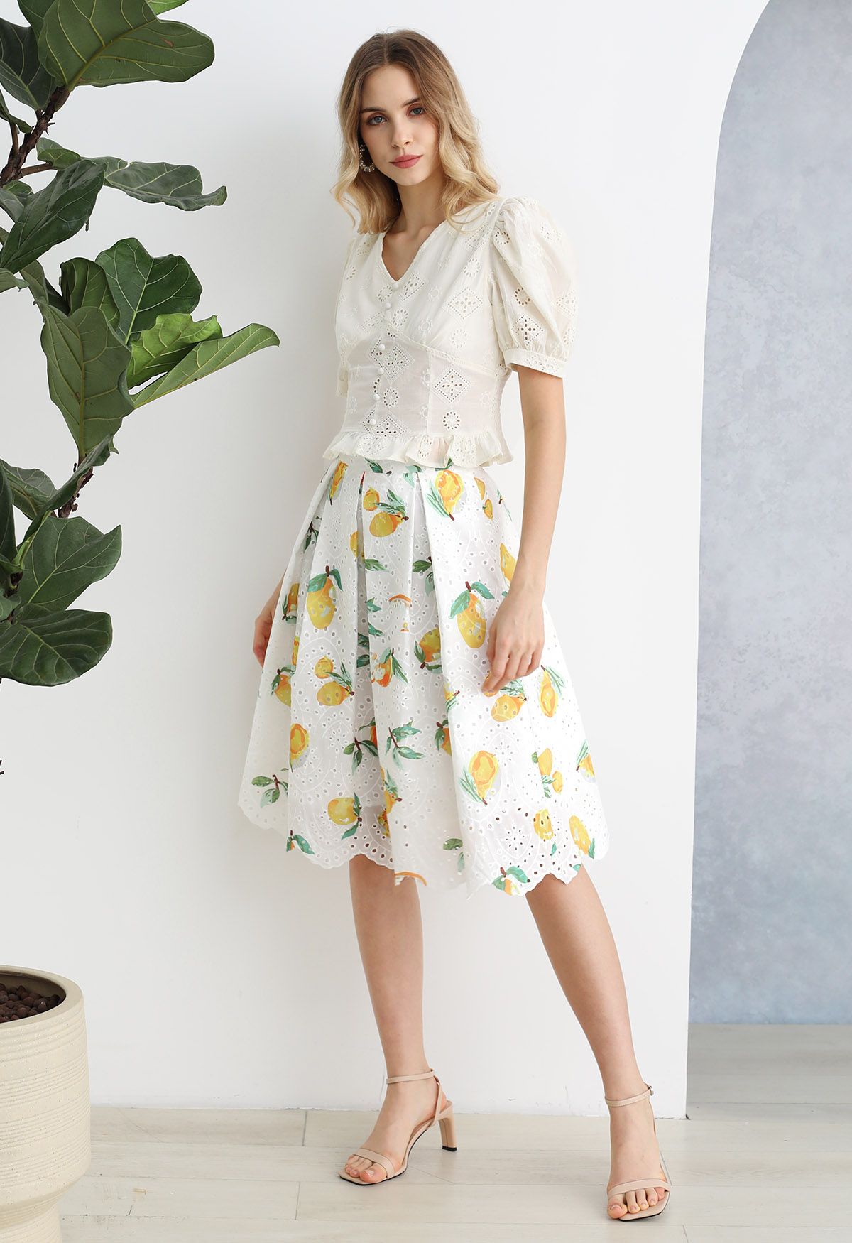 Lemon Printed Eyelet Embroidered Scallop Edge Pleated Skirt