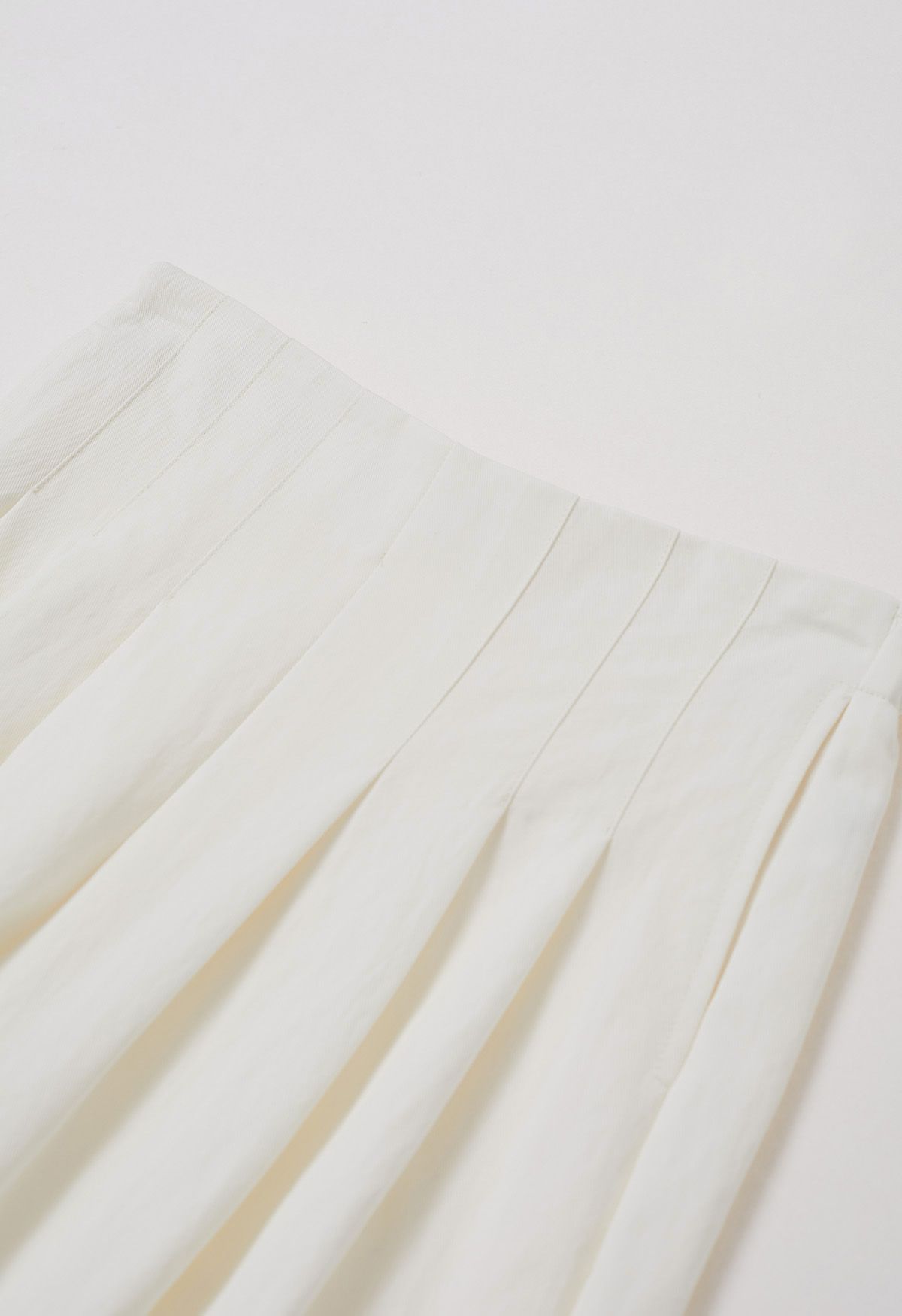 Wide Leg Roll-Hem Pleated Pants in Ivory