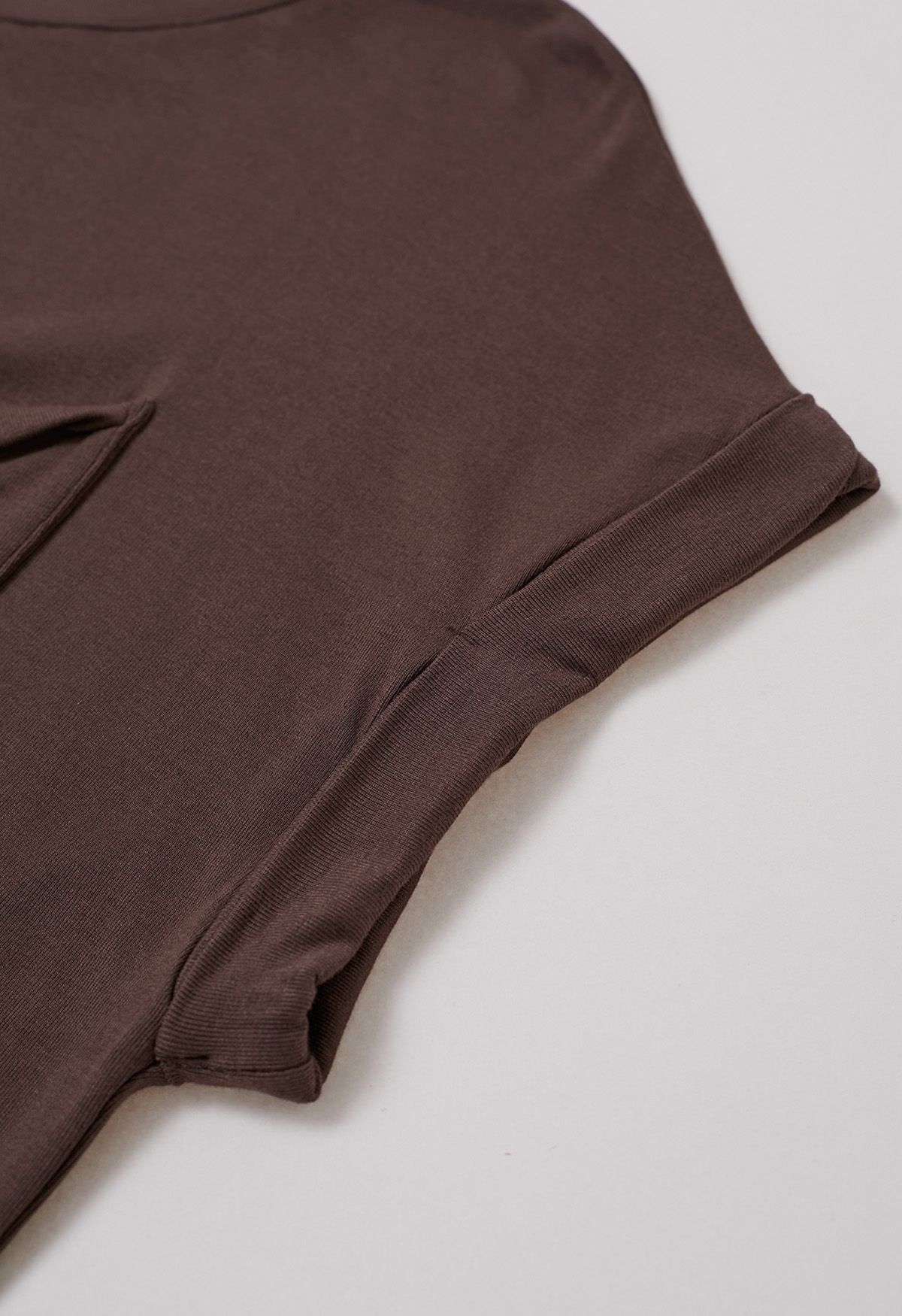 Pocket Trim Rolled Cuff T-Shirt in Brown