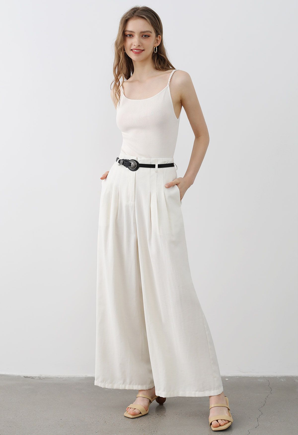 Old-Fashioned Belt Linen-Blend Palazzo Pants in White