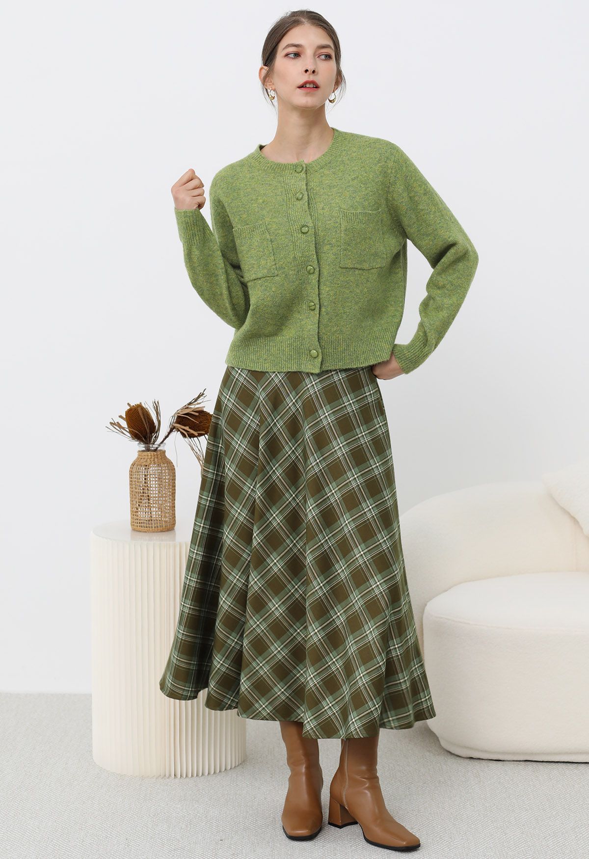 Toasty Patch Pockets Buttoned Knit Cardigan in Moss Green