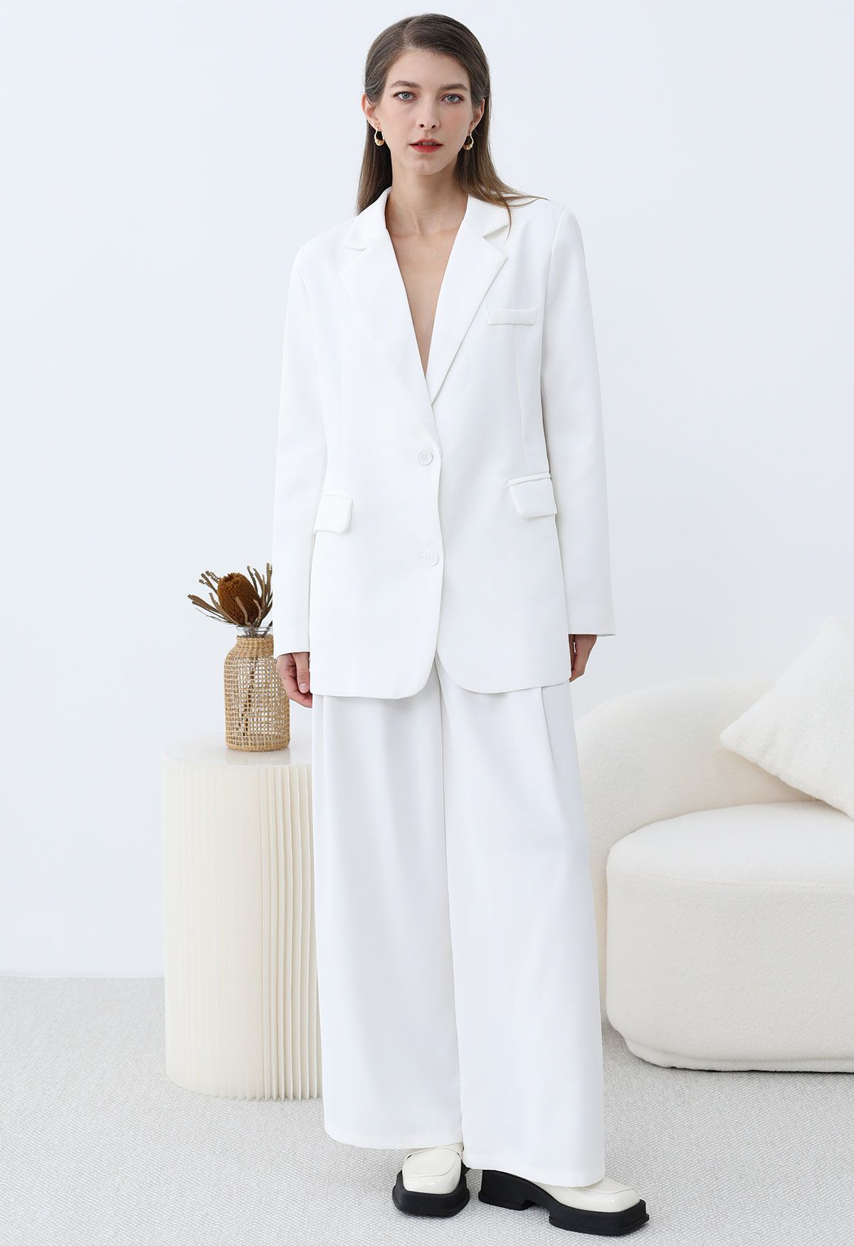 Modern Executive Notched Lapel Blazer and Pants Set in White