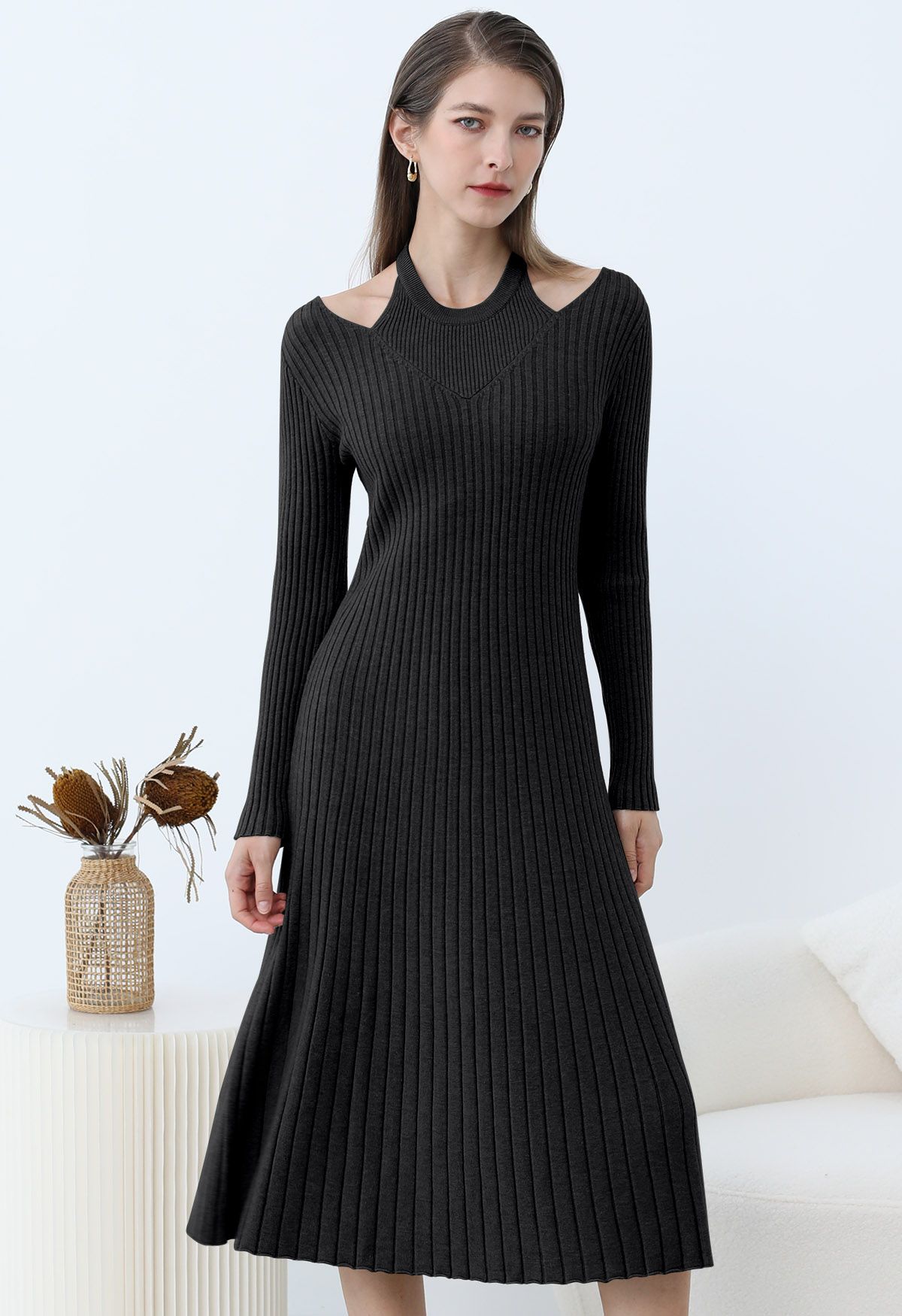 Cutout Neckline Ribbed Knit Midi Dress in Black