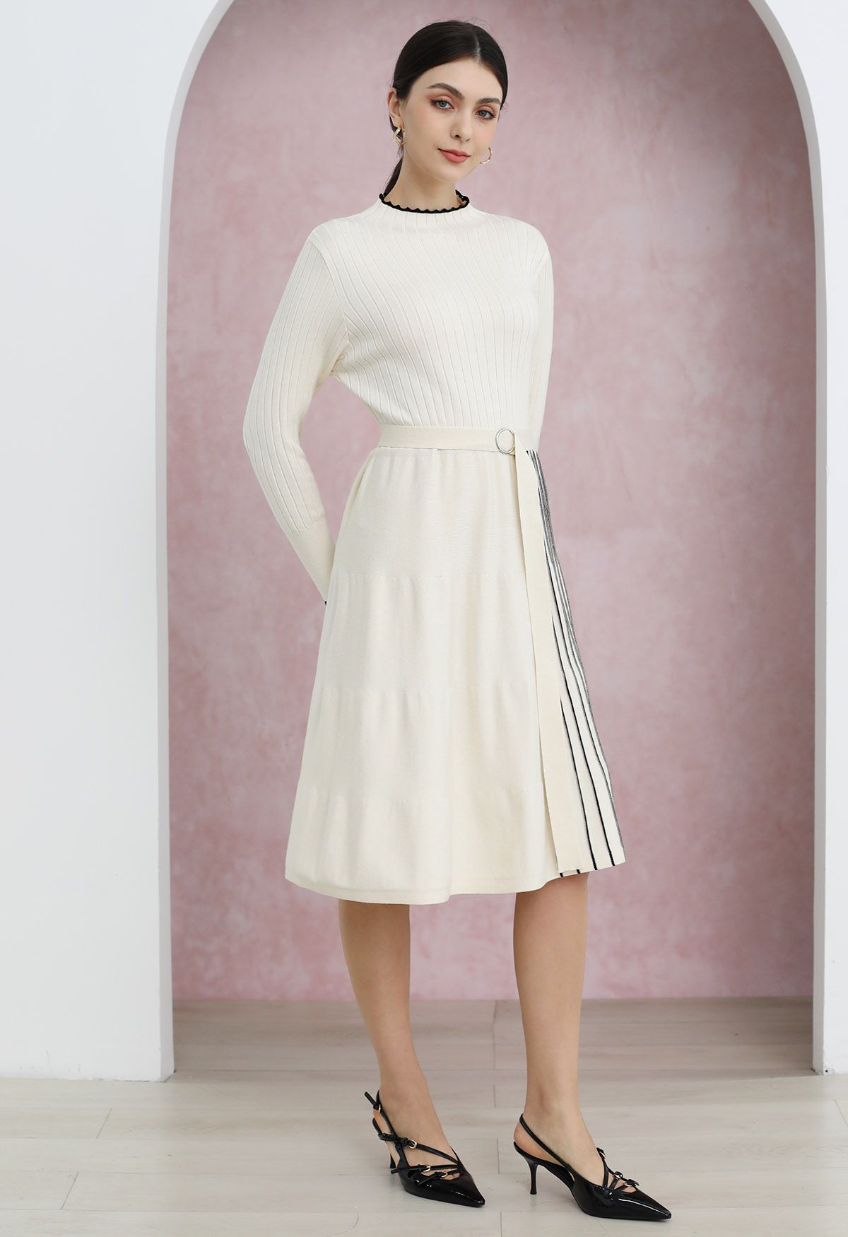 Inventive Contrast Striped Belted Ribbed Knit Dress in Cream