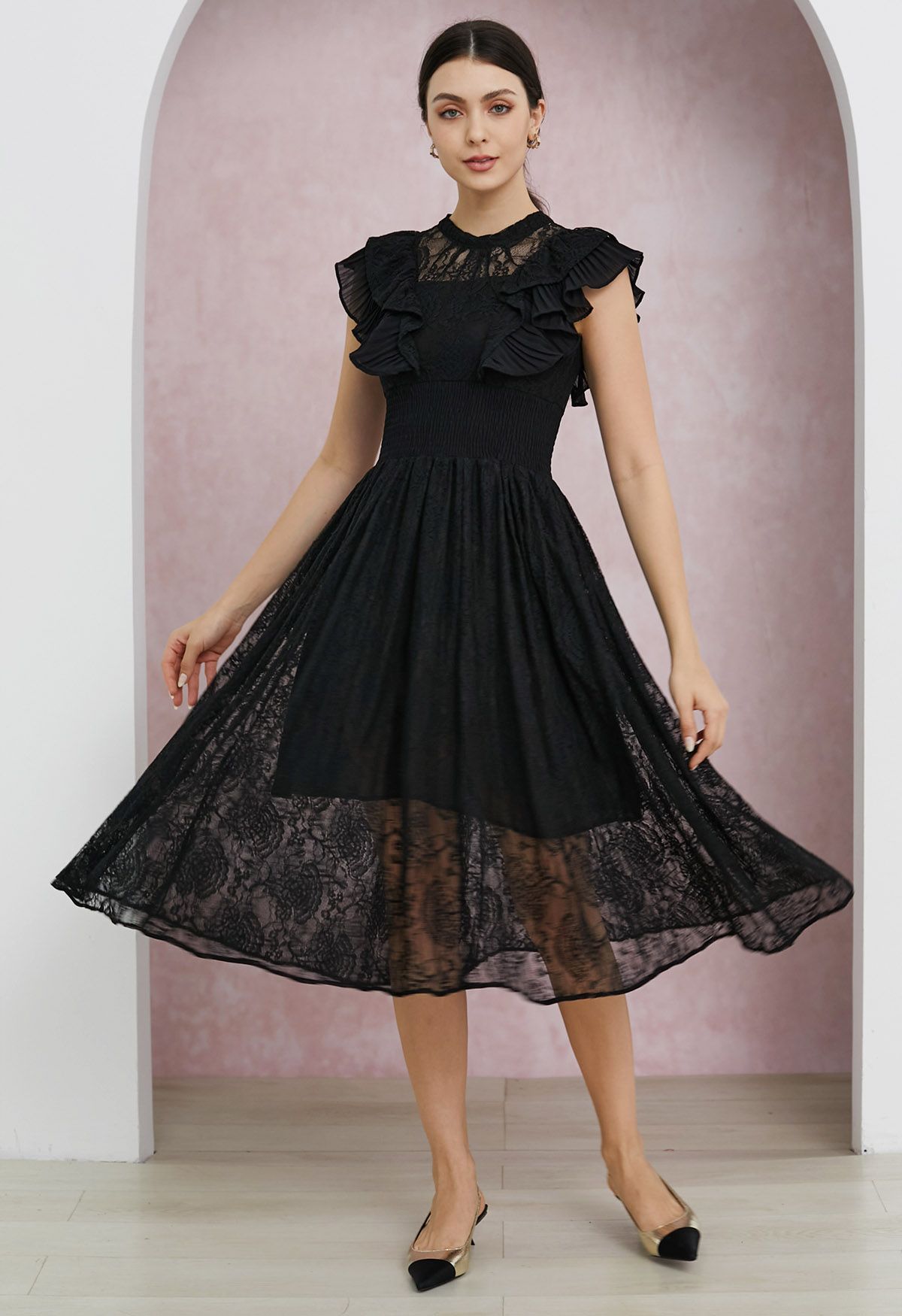 Tiered Ruffle Sleeveless Midi Lace Dress in Black