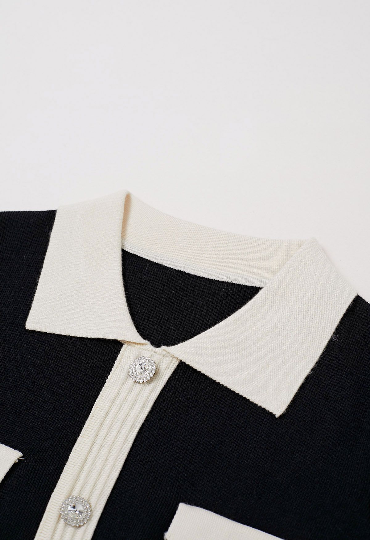 Voguish Contrast Collared Buttoned Knit Dress