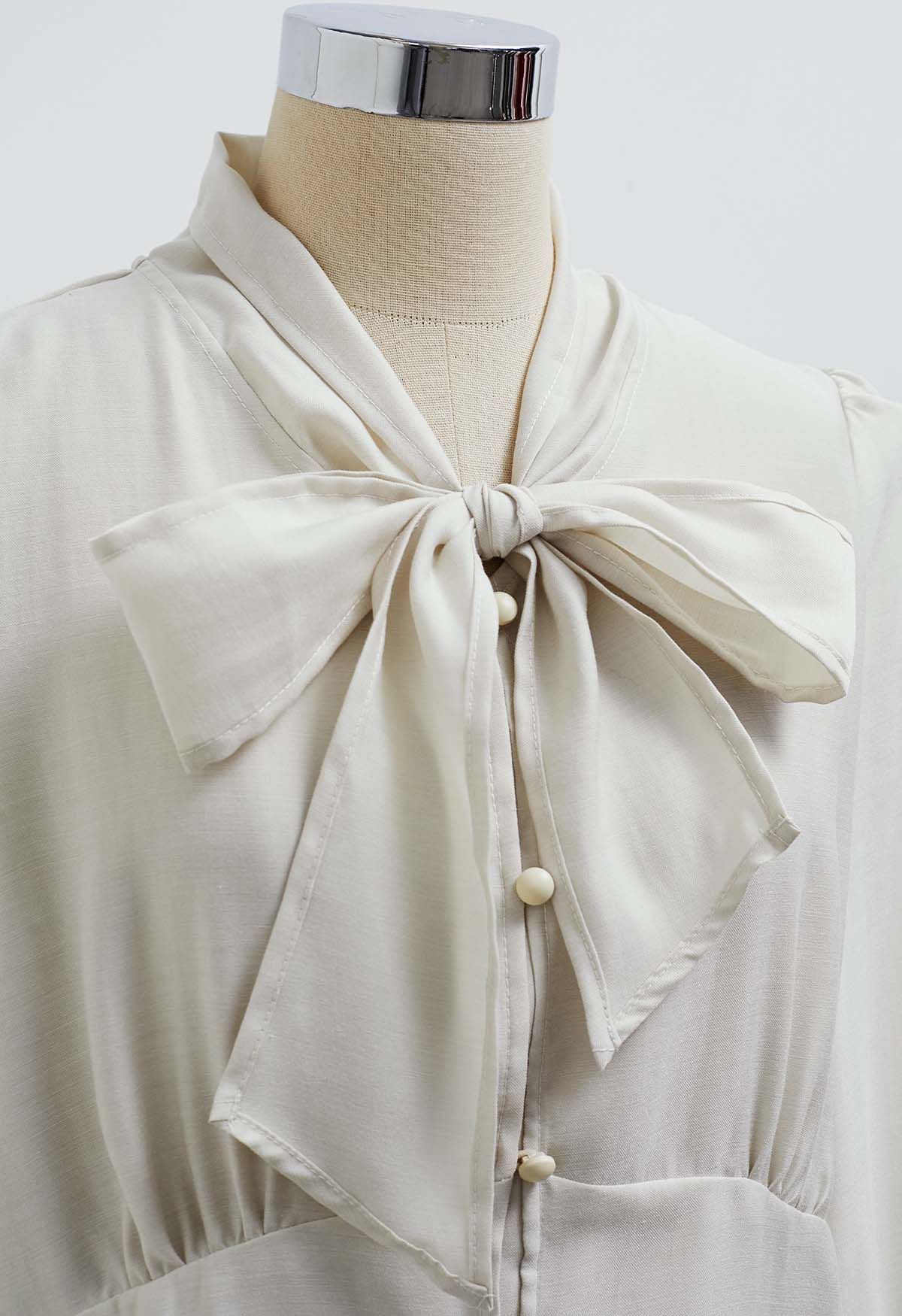 Bowknot Neck Buttoned Crop Shirt in Ivory