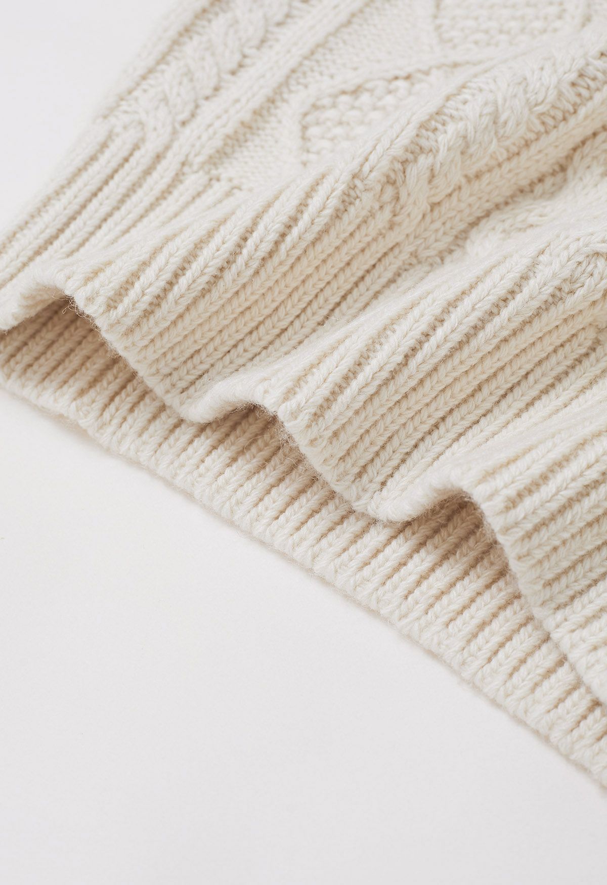 Hug-Me Cable Knit Crewneck Sweater in Ivory