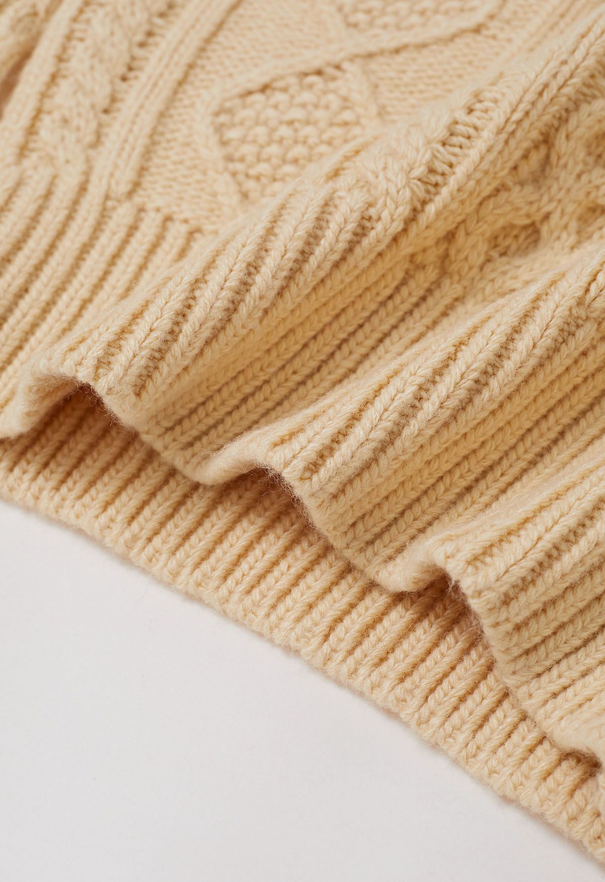 Hug-Me Cable Knit Crewneck Sweater in Light Yellow