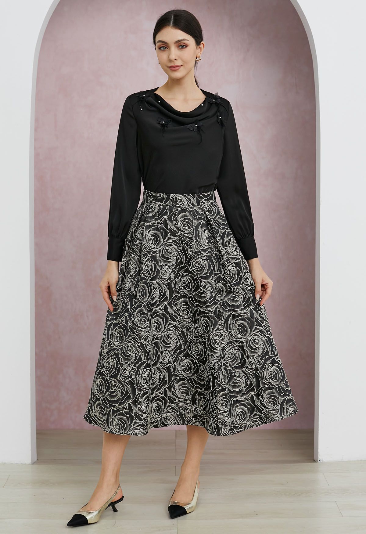 Delicate Roses Jacquard Embossed A-Line Midi Skirt in Black