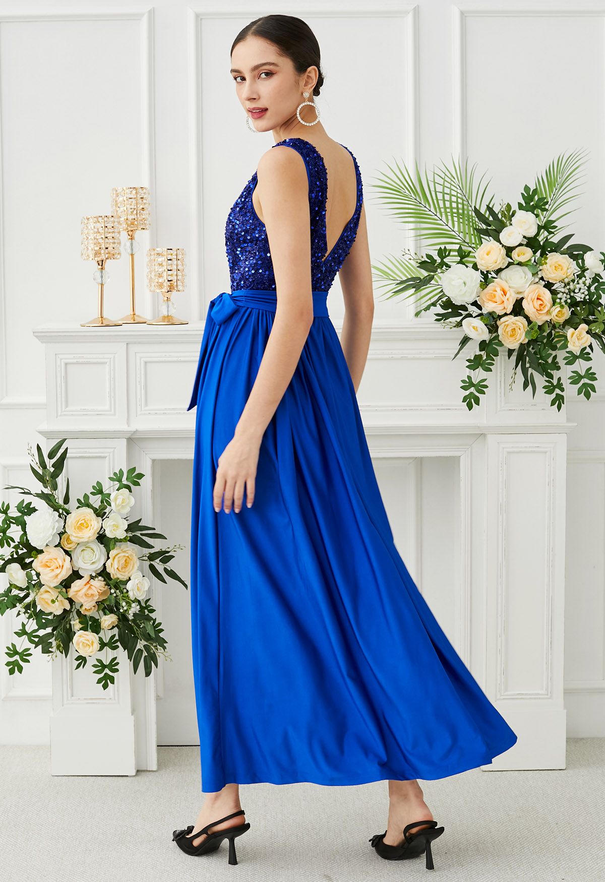 V-Neck Sequins Spliced Sleeveless Gown in Royal Blue