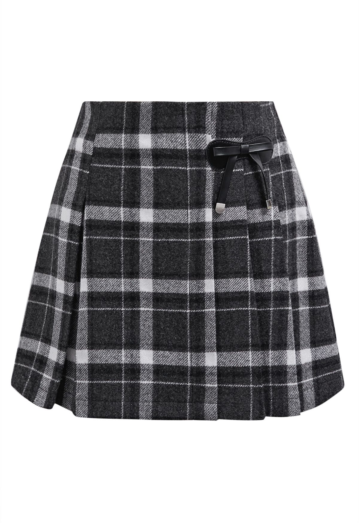 Bowknot Decorated Plaid Mini Skirt in Black