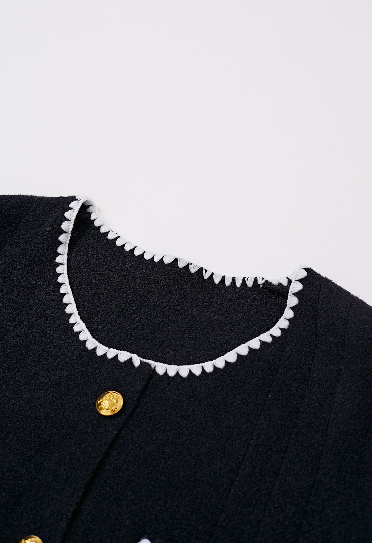 Contrast Whipstitch-Trimmed Buttoned Knit Cardigan in Black