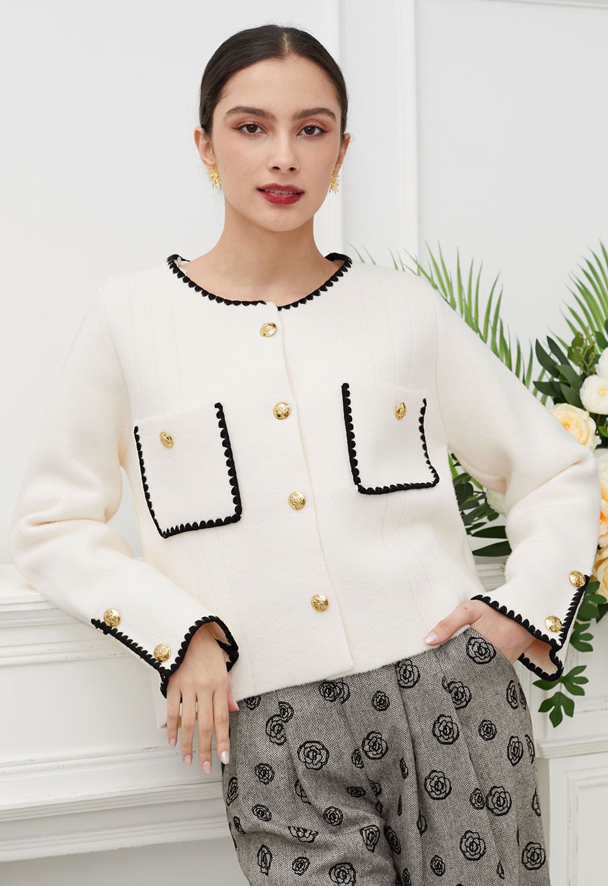 Contrast Whipstitch-Trimmed Buttoned Knit Cardigan in Ivory